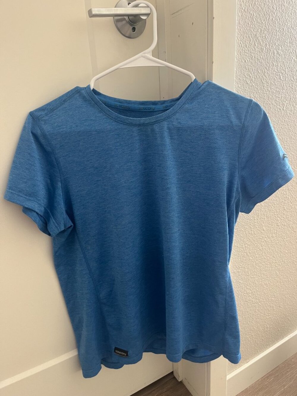 Saucony Women's Large Stopwatch T-Shirt Blue Heather Moisture Wicking